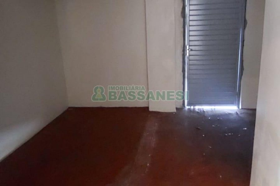 Pavilhão com 450m², no bairro Santa Catarina em Caxias do Sul para Alugar