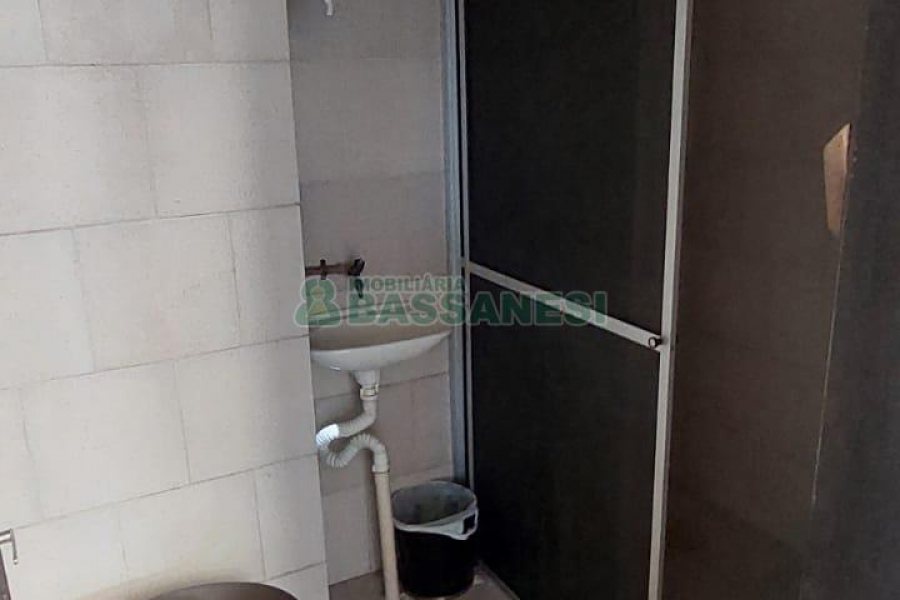 Pavilhão com 450m², no bairro Santa Catarina em Caxias do Sul para Alugar