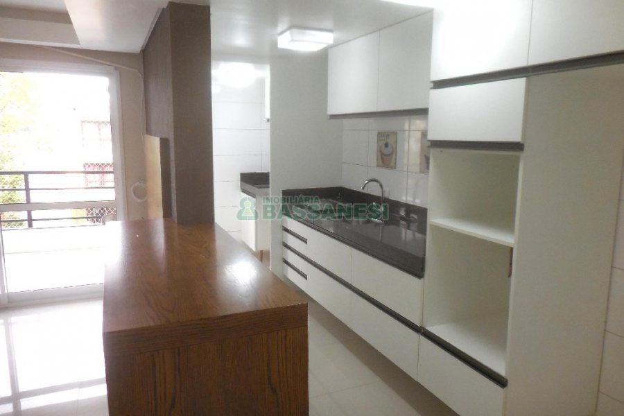 Apto Mobiliado com 67m², 2 dormitórios, 2 vagas, no bairro Santa Catarina em Caxias do Sul para Alugar