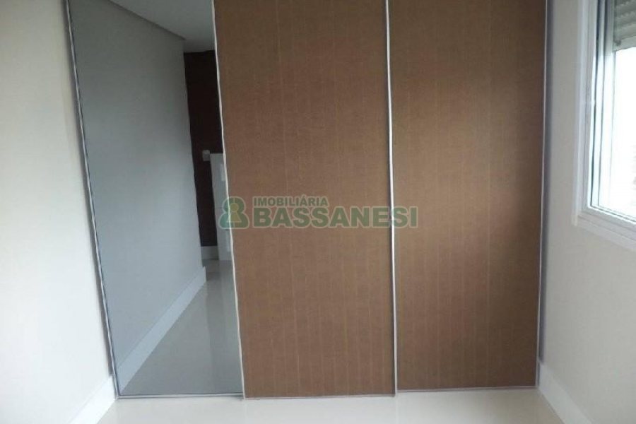 Apto Mobiliado com 67m², 2 dormitórios, 2 vagas, no bairro Santa Catarina em Caxias do Sul para Alugar