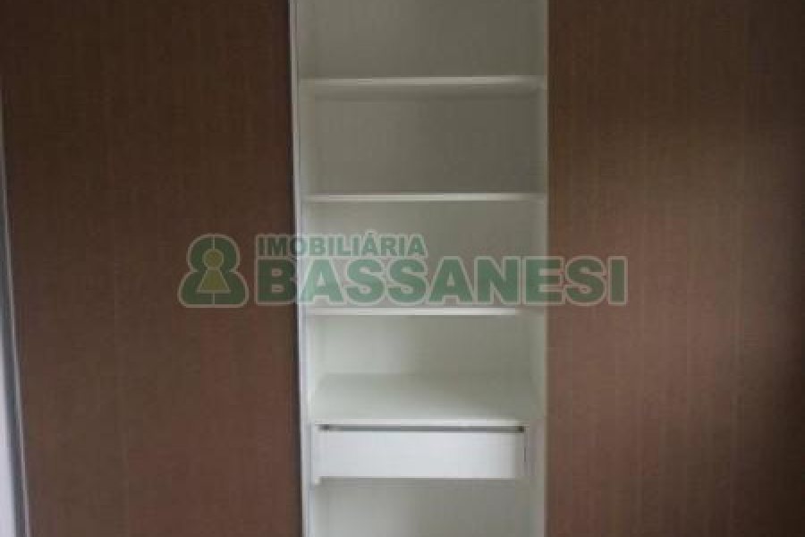 Apto Mobiliado com 67m², 2 dormitórios, 2 vagas, no bairro Santa Catarina em Caxias do Sul para Alugar