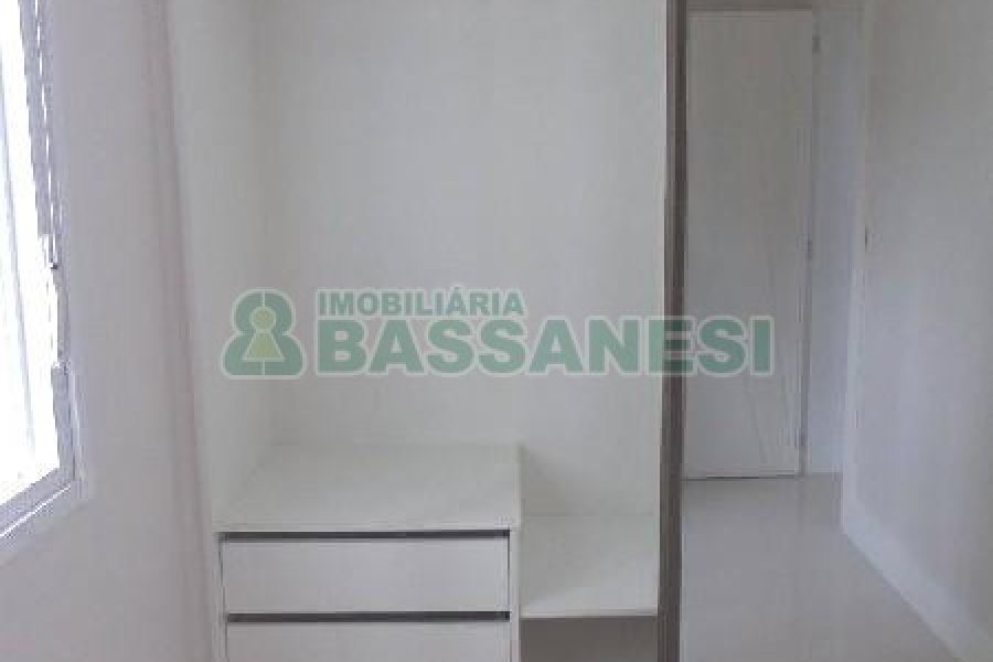 Apto Mobiliado com 67m², 2 dormitórios, 2 vagas, no bairro Santa Catarina em Caxias do Sul para Alugar