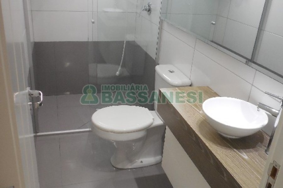 Apto Mobiliado com 67m², 2 dormitórios, 2 vagas, no bairro Santa Catarina em Caxias do Sul para Alugar