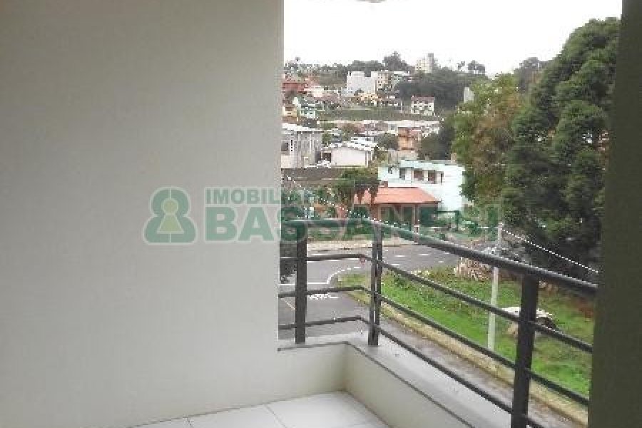 Apto Mobiliado com 67m², 2 dormitórios, 2 vagas, no bairro Santa Catarina em Caxias do Sul para Alugar