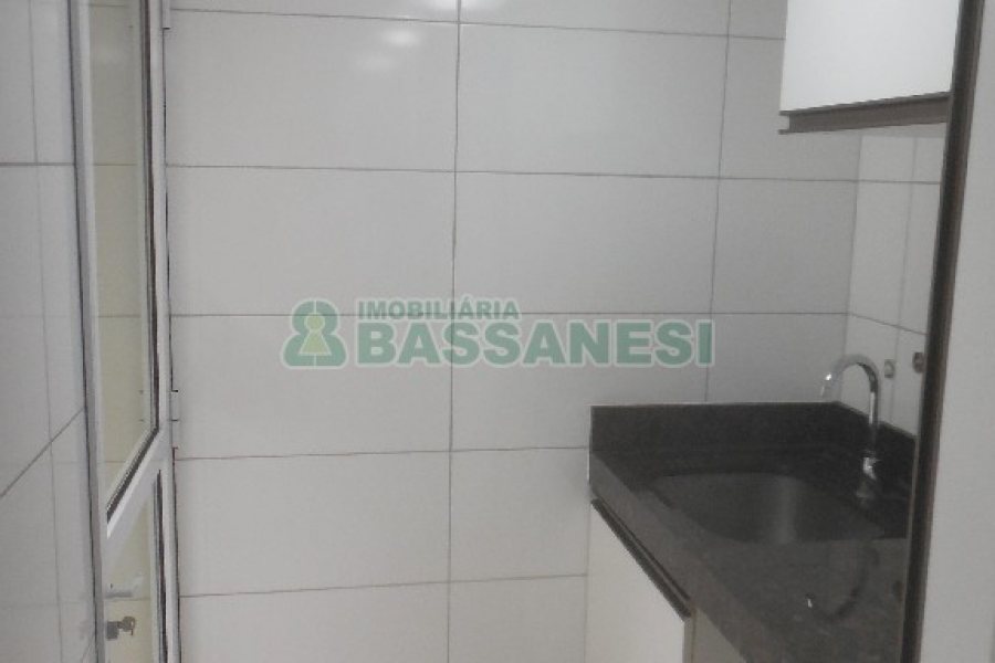 Apto Mobiliado com 67m², 2 dormitórios, 2 vagas, no bairro Santa Catarina em Caxias do Sul para Alugar