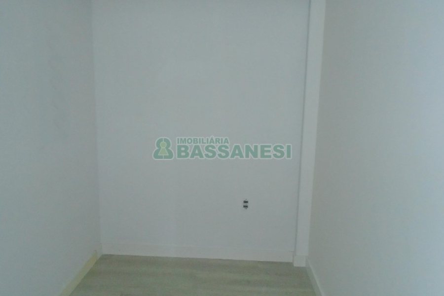 Sala com 100m², no bairro Sanvitto em Caxias do Sul para Alugar