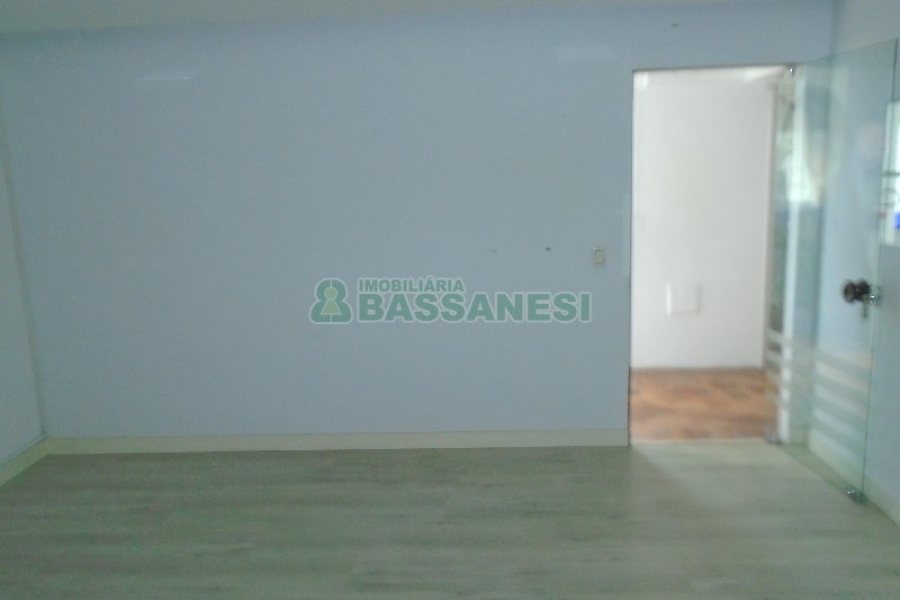 Sala com 100m², no bairro Sanvitto em Caxias do Sul para Alugar