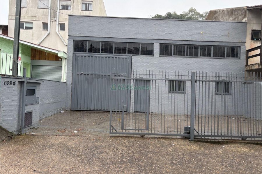 Pavilhão com 400m², no bairro Sagrada Família em Caxias do Sul para Alugar