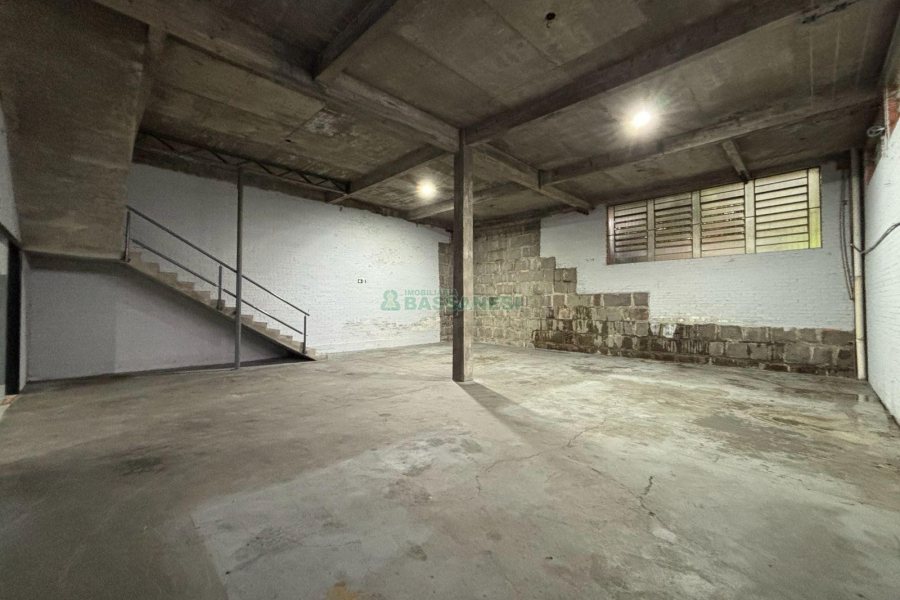 Pavilhão com 400m², no bairro Sagrada Família em Caxias do Sul para Alugar