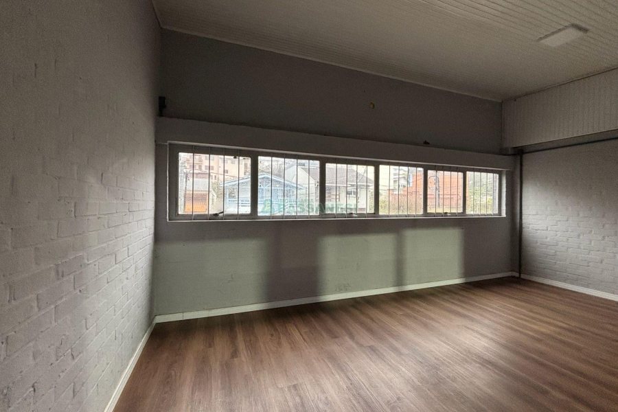 Pavilhão com 400m², no bairro Sagrada Família em Caxias do Sul para Alugar