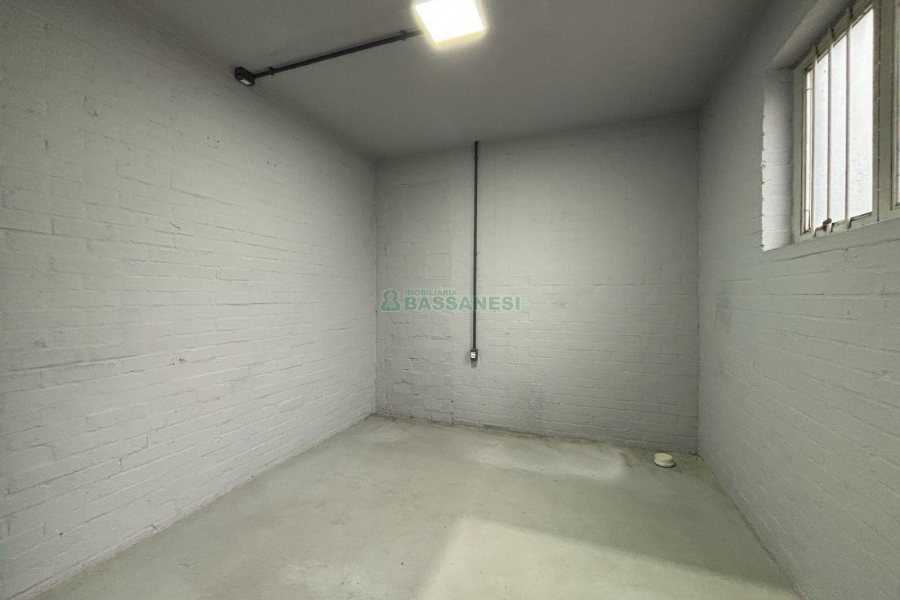 Pavilhão com 400m², no bairro Sagrada Família em Caxias do Sul para Alugar