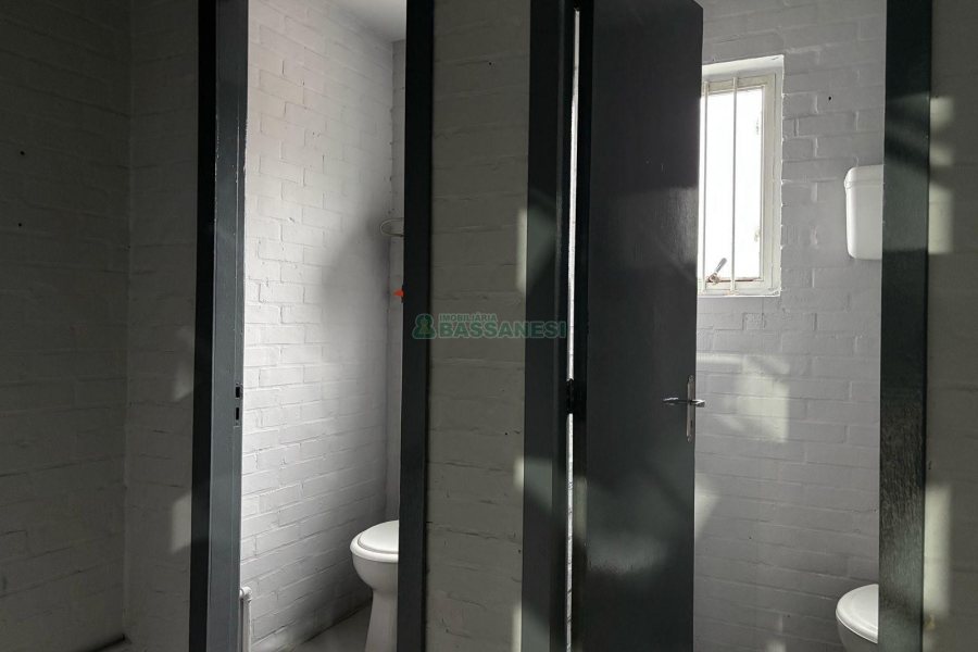 Pavilhão com 400m², no bairro Sagrada Família em Caxias do Sul para Alugar