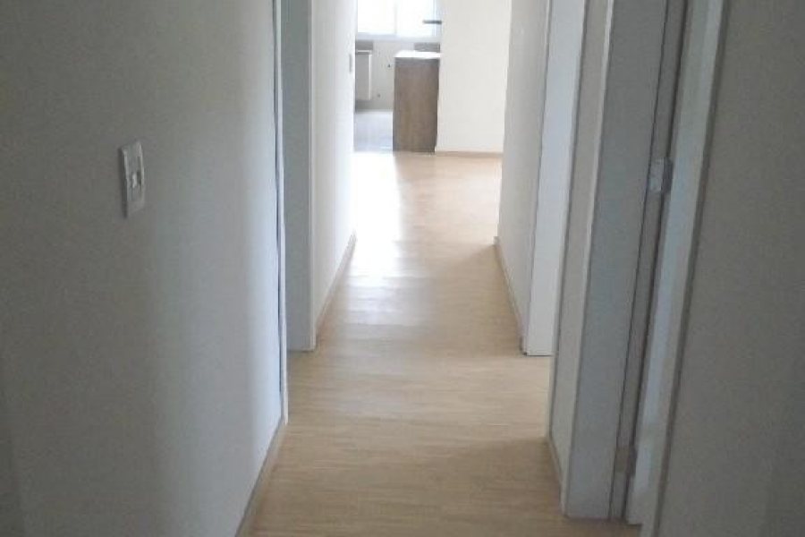 Apartamento com 85m², 3 dormitórios, 2 vagas, no bairro Desvio Rizzo em Caxias do Sul para Alugar