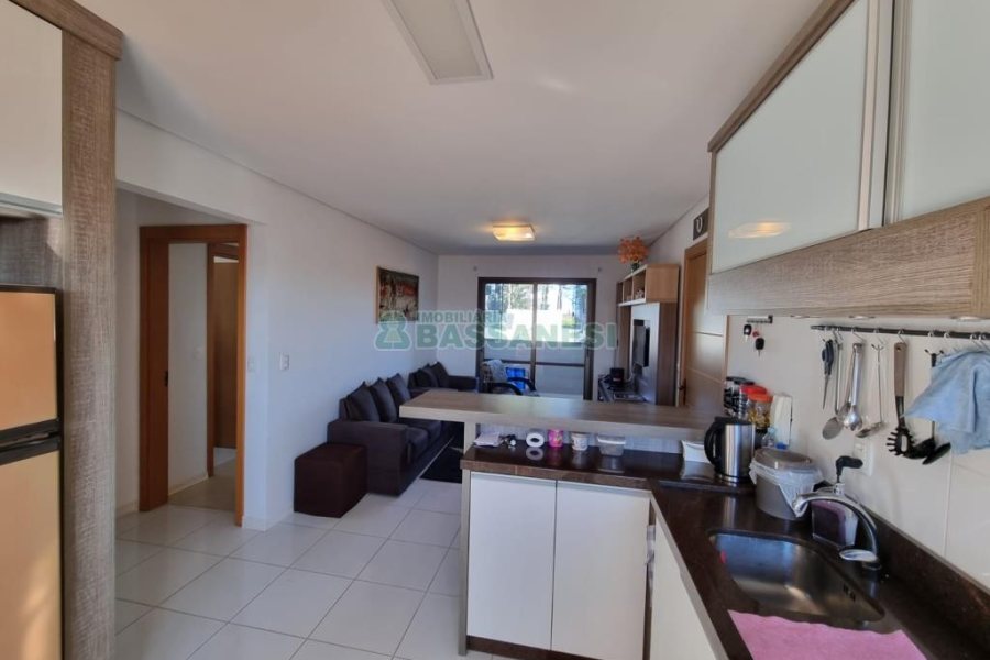 Apartamento com 70m², 2 dormitórios, 1 vaga, no bairro Vinhedos em Caxias do Sul para Comprar