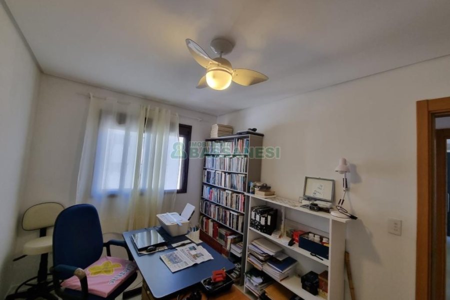 Apartamento com 70m², 2 dormitórios, 1 vaga, no bairro Vinhedos em Caxias do Sul para Comprar