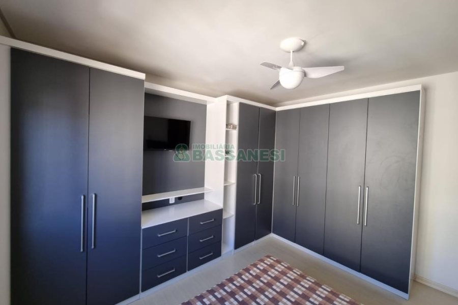 Apartamento com 70m², 2 dormitórios, 1 vaga, no bairro Vinhedos em Caxias do Sul para Comprar