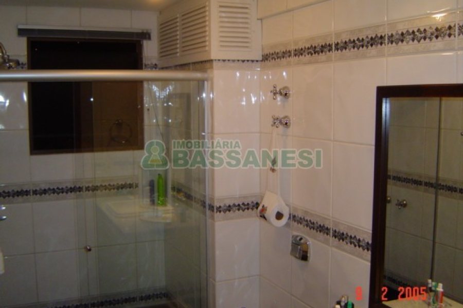 Apto Mobiliado com 147m², 2 dormitórios, 2 vagas, no bairro Madureira em Caxias do Sul para Comprar