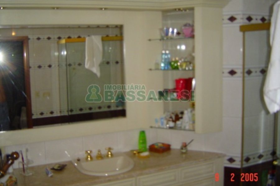 Apto Mobiliado com 147m², 2 dormitórios, 2 vagas, no bairro Madureira em Caxias do Sul para Comprar