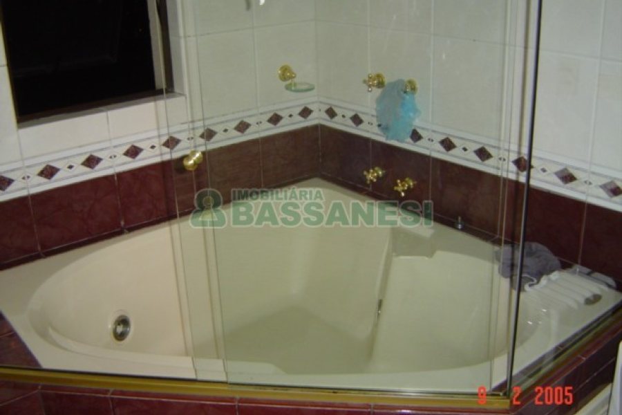 Apto Mobiliado com 147m², 2 dormitórios, 2 vagas, no bairro Madureira em Caxias do Sul para Comprar