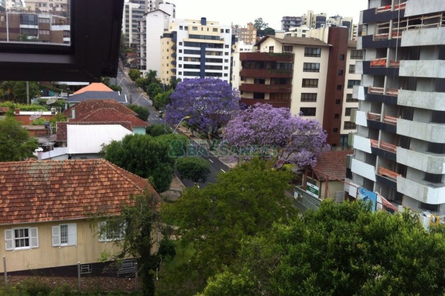 Apto Mobiliado com 147m², 2 dormitórios, 2 vagas, no bairro Madureira em Caxias do Sul para Comprar