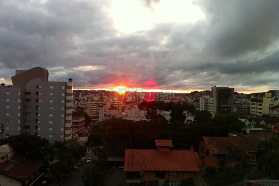 Apto Mobiliado com 147m², 2 dormitórios, 2 vagas, no bairro Madureira em Caxias do Sul para Comprar