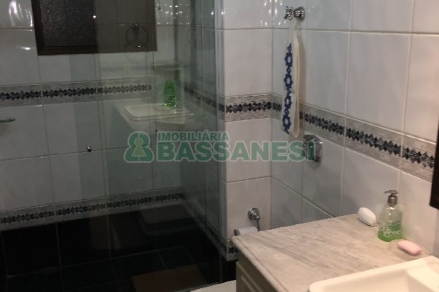 Apto Mobiliado com 147m², 2 dormitórios, 2 vagas, no bairro Madureira em Caxias do Sul para Comprar