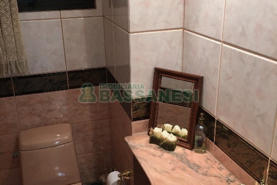 Apto Mobiliado com 147m², 2 dormitórios, 2 vagas, no bairro Madureira em Caxias do Sul para Comprar