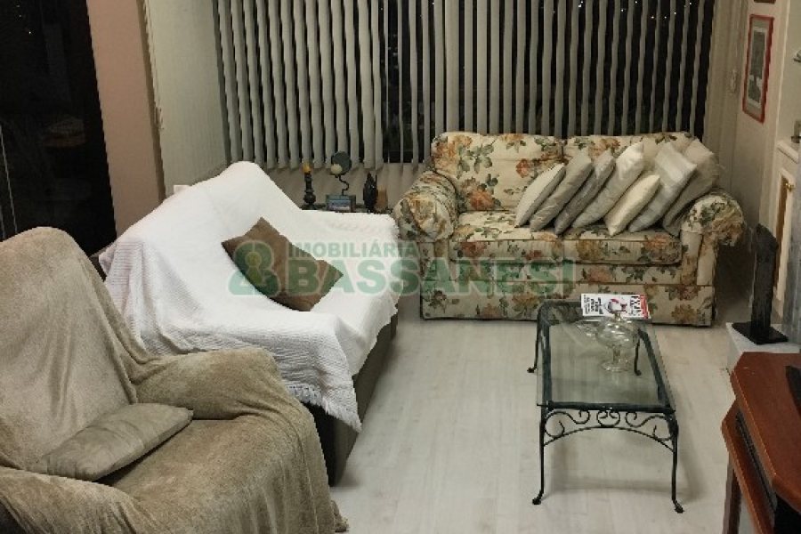 Apto Mobiliado com 147m², 2 dormitórios, 2 vagas, no bairro Madureira em Caxias do Sul para Comprar