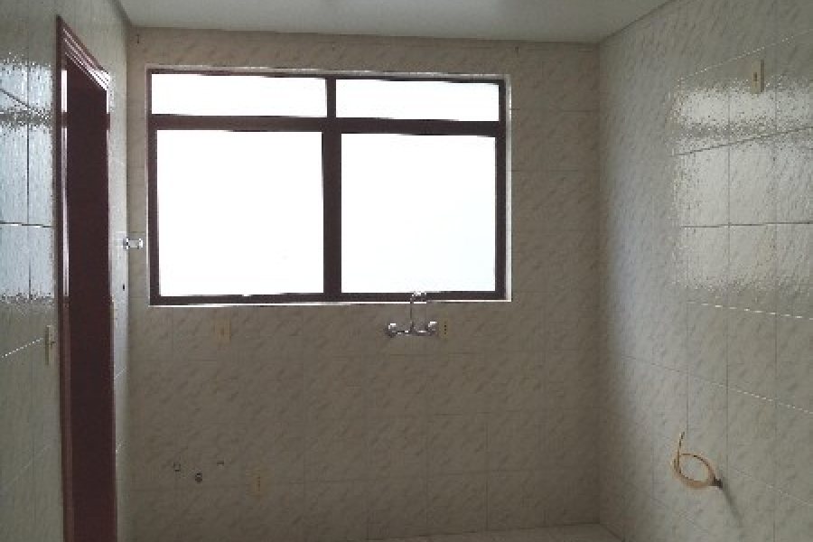 Apartamento com 136m², 3 dormitórios, 2 vagas, no bairro Centro em Caxias do Sul para Comprar