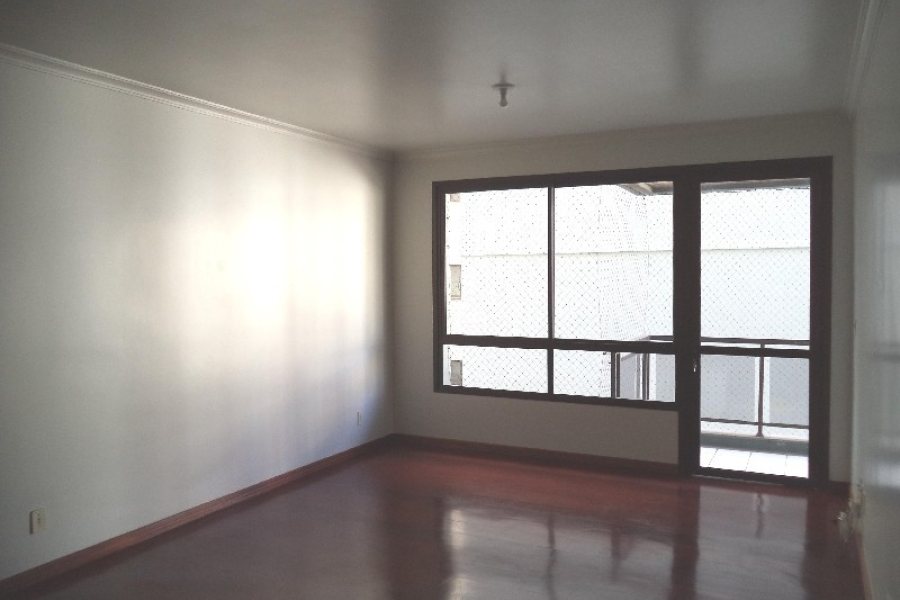 Apartamento com 136m², 3 dormitórios, 2 vagas, no bairro Centro em Caxias do Sul para Comprar