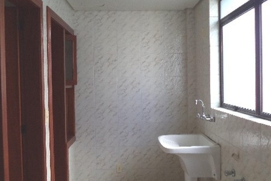 Apartamento com 136m², 3 dormitórios, 2 vagas, no bairro Centro em Caxias do Sul para Comprar