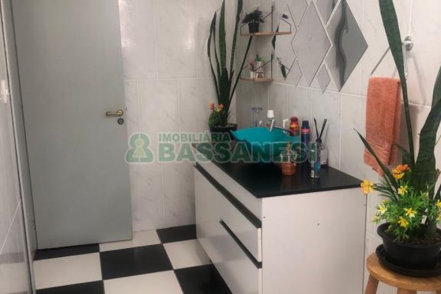 Apartamento com 80m², 3 dormitórios, no bairro Centro em Caxias do Sul para Comprar