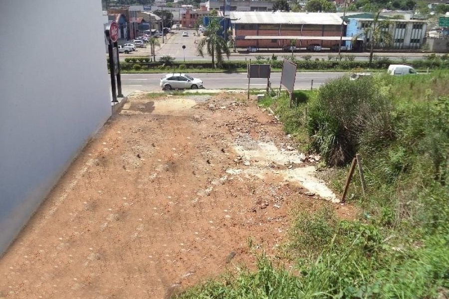 Terreno com 372m², no bairro Cinqüentenário em Caxias do Sul para Alugar