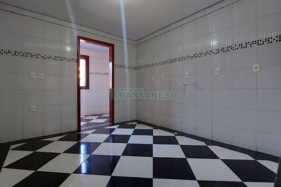 Apartamento com 85m², 2 dormitórios, 1 vaga, no bairro Marechal Floriano em Caxias do Sul para Alugar