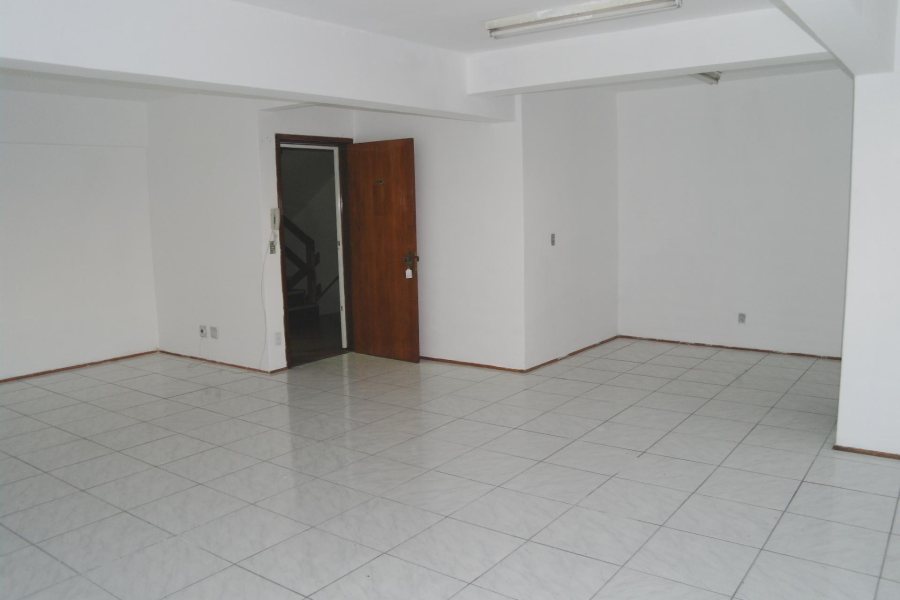 Sala com 60m², no bairro Centro em Caxias do Sul para Comprar