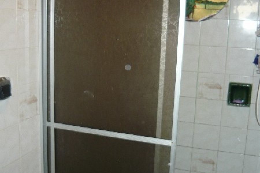 Casa com 120m², 4 dormitórios, 1 vaga, no bairro Fatima em Caxias do Sul para Comprar