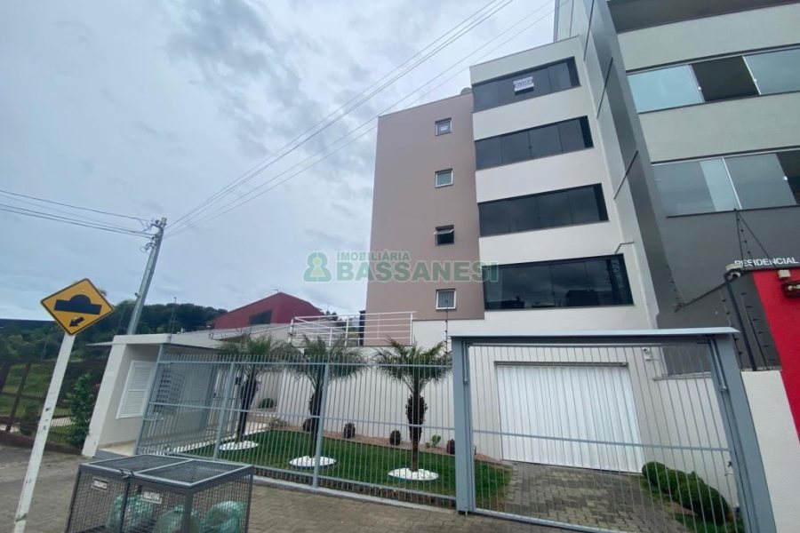 Apto Mobiliado com 68m², 2 dormitórios, 1 vaga, no bairro Treviso em Caxias do Sul para Alugar