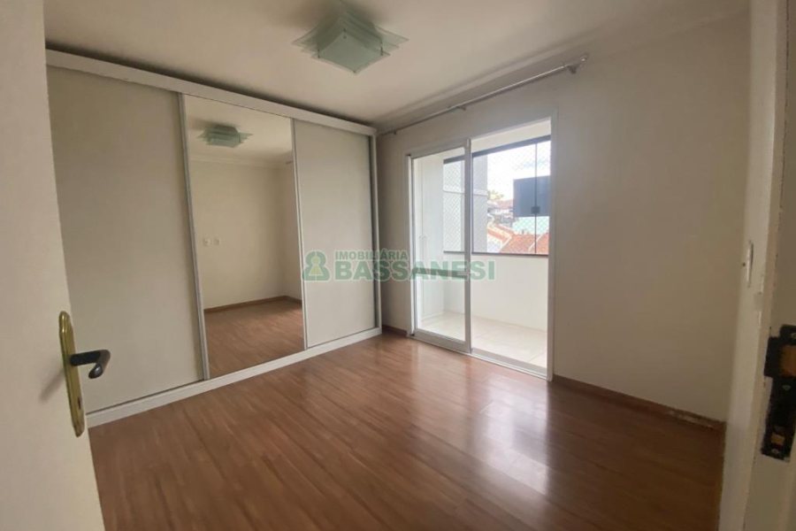 Apto Mobiliado com 68m², 2 dormitórios, 1 vaga, no bairro Treviso em Caxias do Sul para Alugar