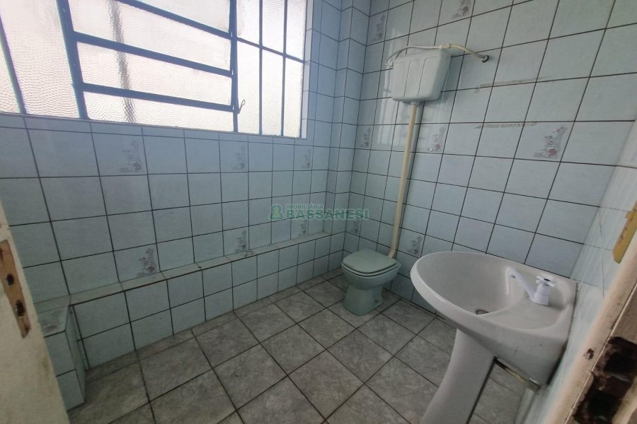 Pavilhão com 873m², no bairro Santa Fé em Caxias do Sul para Alugar