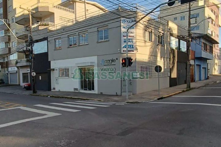 Predio com 400m², 2 vagas, no bairro Santa Catarina em Caxias do Sul para Alugar