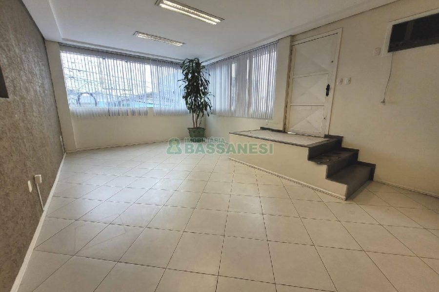 Predio com 400m², 2 vagas, no bairro Santa Catarina em Caxias do Sul para Alugar