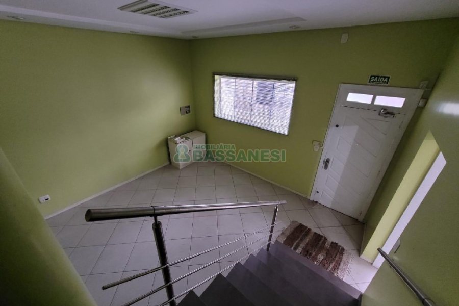 Predio com 400m², 2 vagas, no bairro Santa Catarina em Caxias do Sul para Alugar