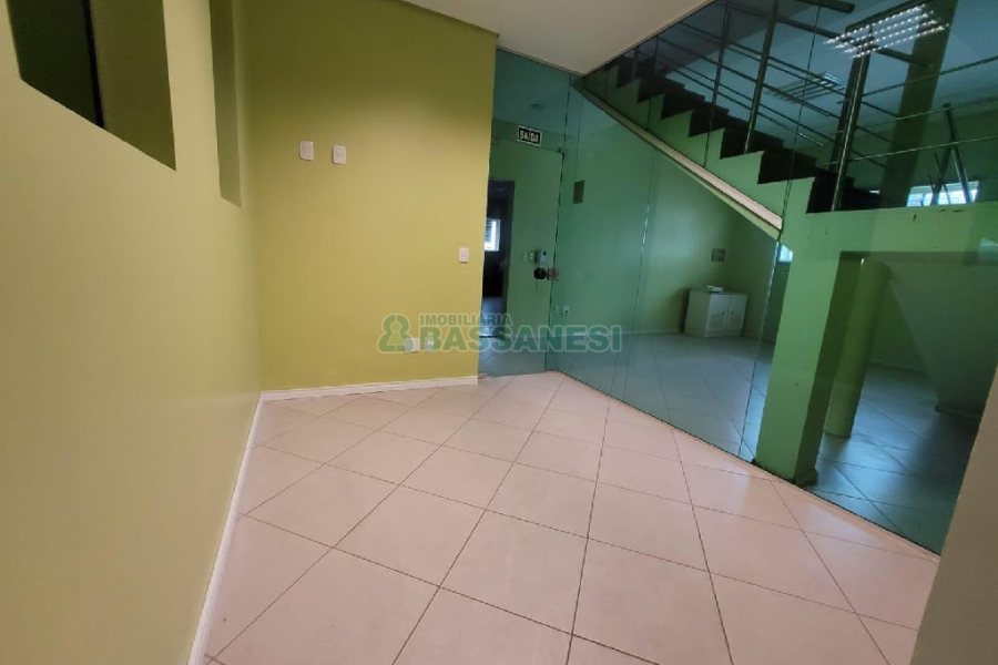 Predio com 400m², 2 vagas, no bairro Santa Catarina em Caxias do Sul para Alugar