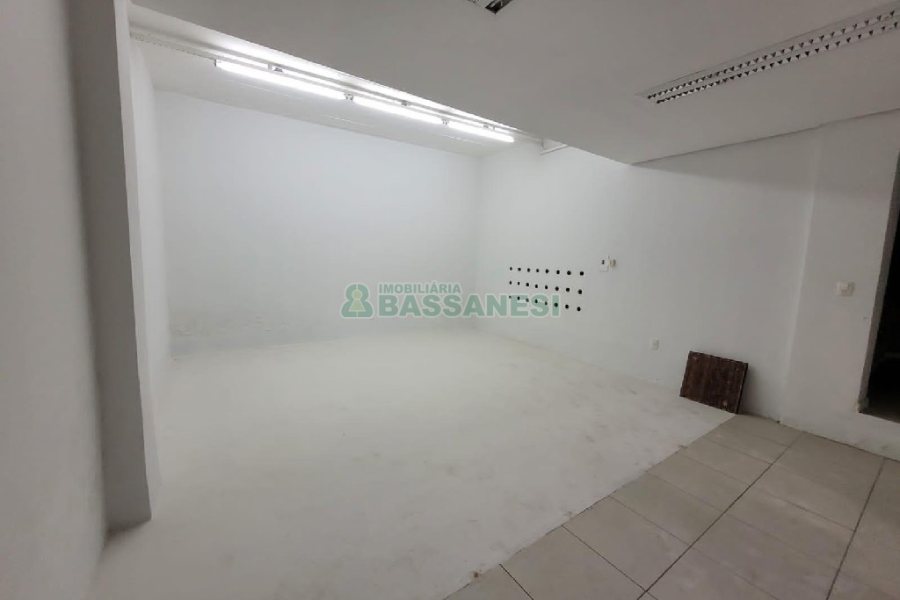 Predio com 400m², 2 vagas, no bairro Santa Catarina em Caxias do Sul para Alugar