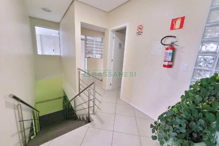 Predio com 400m², 2 vagas, no bairro Santa Catarina em Caxias do Sul para Alugar