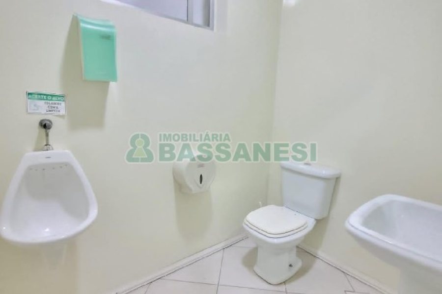 Predio com 400m², 2 vagas, no bairro Santa Catarina em Caxias do Sul para Alugar