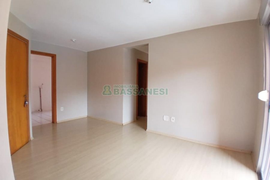 Apartamento com 70m², 3 dormitórios, 2 vagas, no bairro Universitário em Caxias do Sul para Alugar