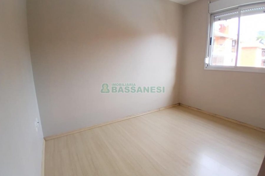 Apartamento com 70m², 3 dormitórios, 2 vagas, no bairro Universitário em Caxias do Sul para Alugar