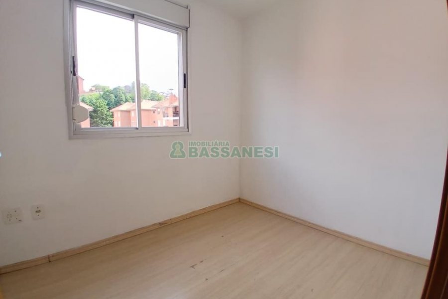 Apartamento com 70m², 3 dormitórios, 2 vagas, no bairro Universitário em Caxias do Sul para Alugar