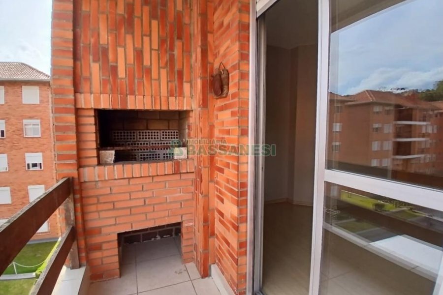 Apartamento com 70m², 3 dormitórios, 2 vagas, no bairro Universitário em Caxias do Sul para Alugar